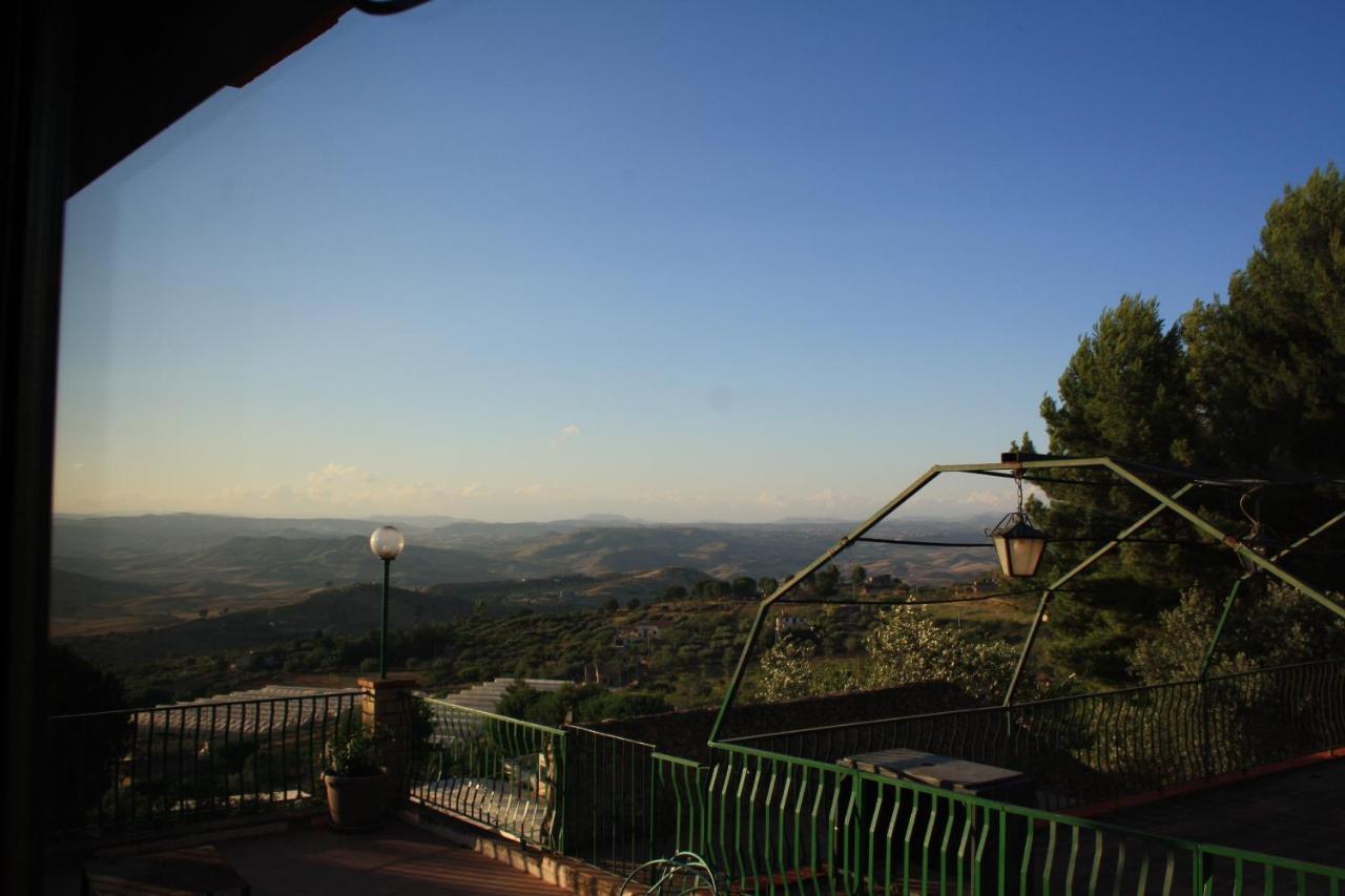 B&B Borgo Pileri Mazzarino Экстерьер фото