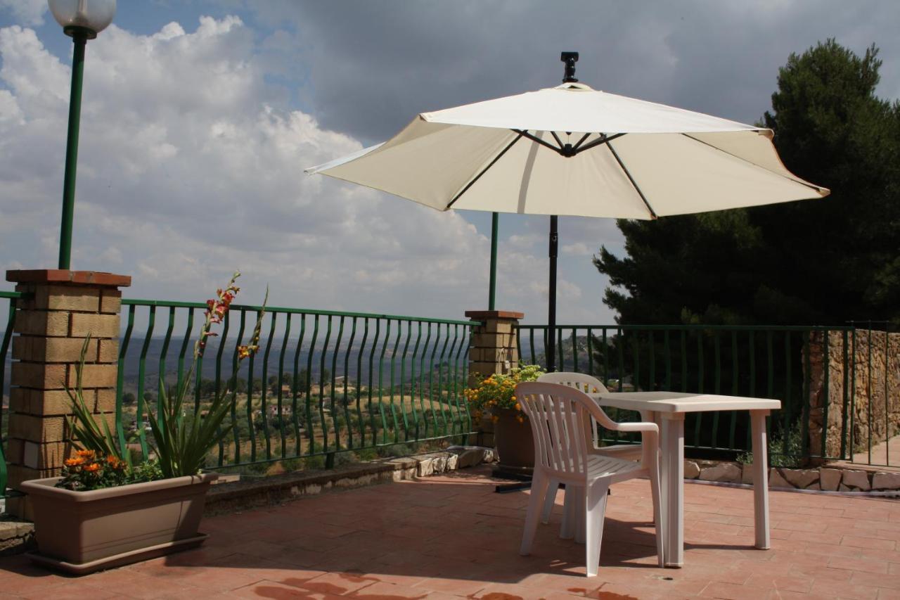 B&B Borgo Pileri Mazzarino Экстерьер фото