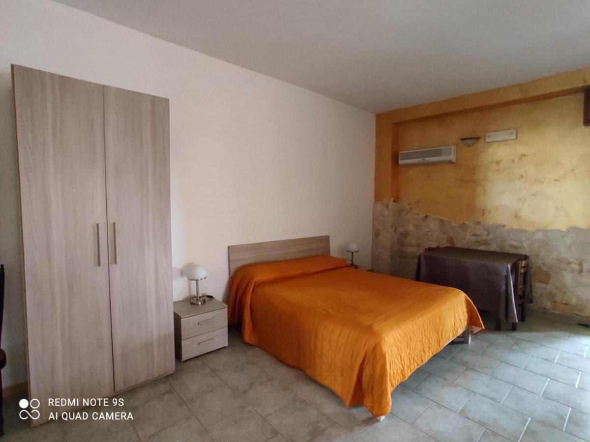 B&B Borgo Pileri Mazzarino Экстерьер фото